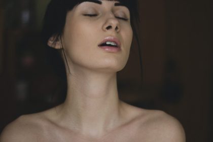 Żel stymulujący sutki truskawkowy